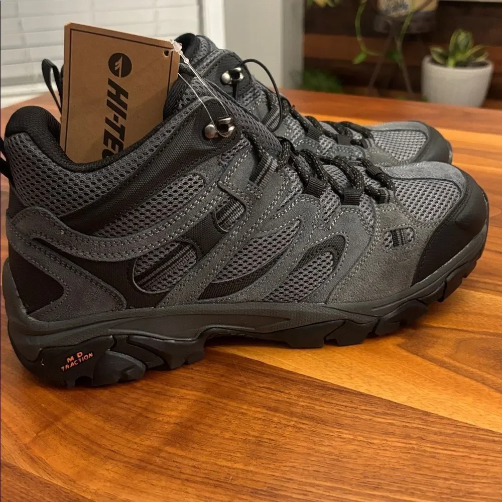 NWT New Hi-Tec Ravus Mid Black Gray Hiking Boots Size 9 Mens